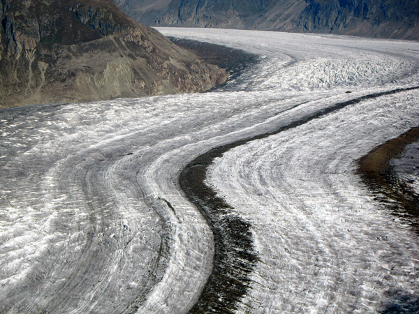 Ледник Алеч в центральной части