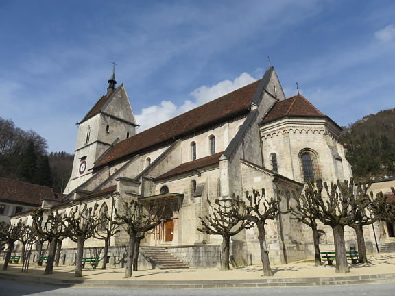 Коллегиальная церковь XII века